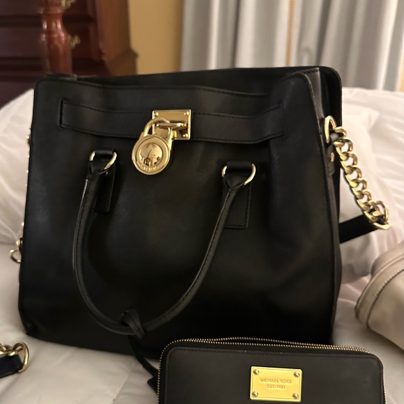 michael kors purses and wallets!! - Picture 2 of 14